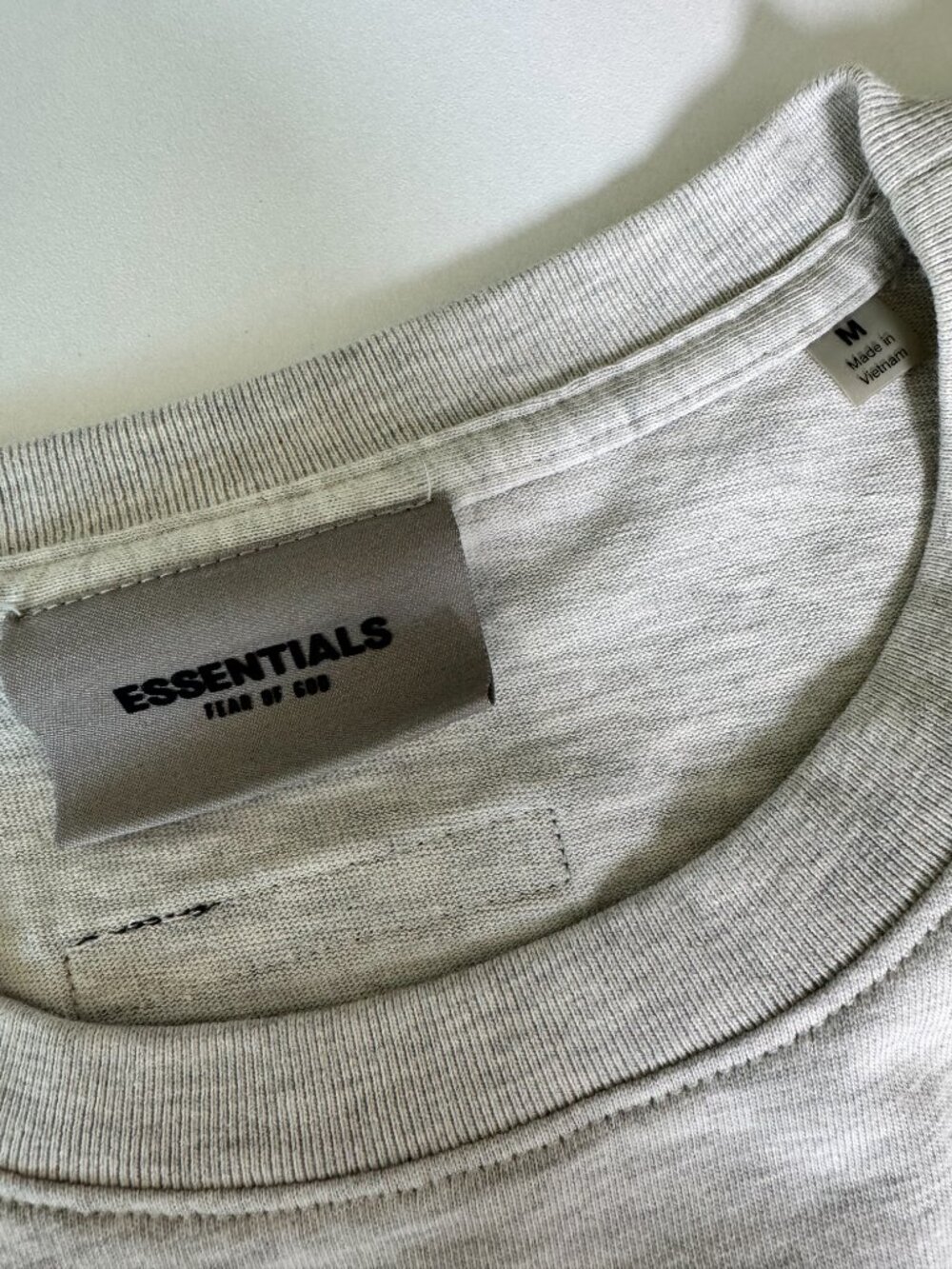 Fear of God Essentials T-Shirt Men’s M Light Heather Gray Logo Tee - Picture 3 of 6